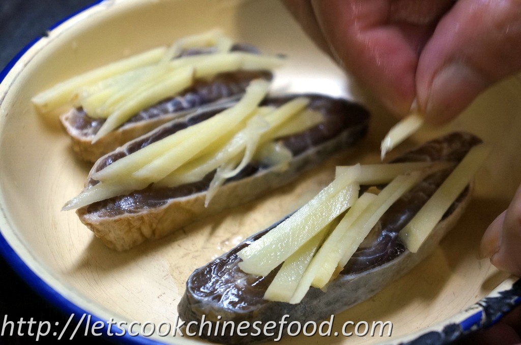 Chinese Recipe Steamed Pork with Salty Fish (食譜 鹹魚蒸肉片) Let's Cook