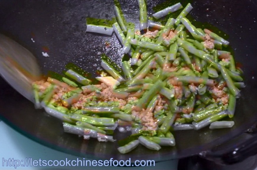 Chinese Recipe Stirfried String Bean with Minced Meat (中菜食譜：四季豆炒肉碎)